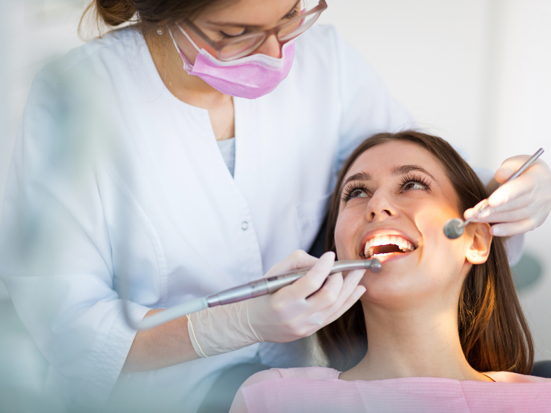 Conheça o Seguro de Responsabilidade Civil para Dentistas e descubra como cuidar de seus pacientes e de sua carreira com tranquilidade